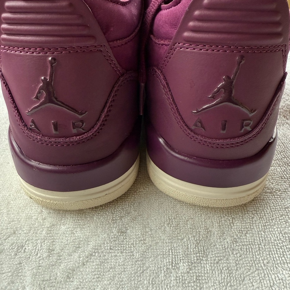 Jordan Sneakers in Rich Burgundy